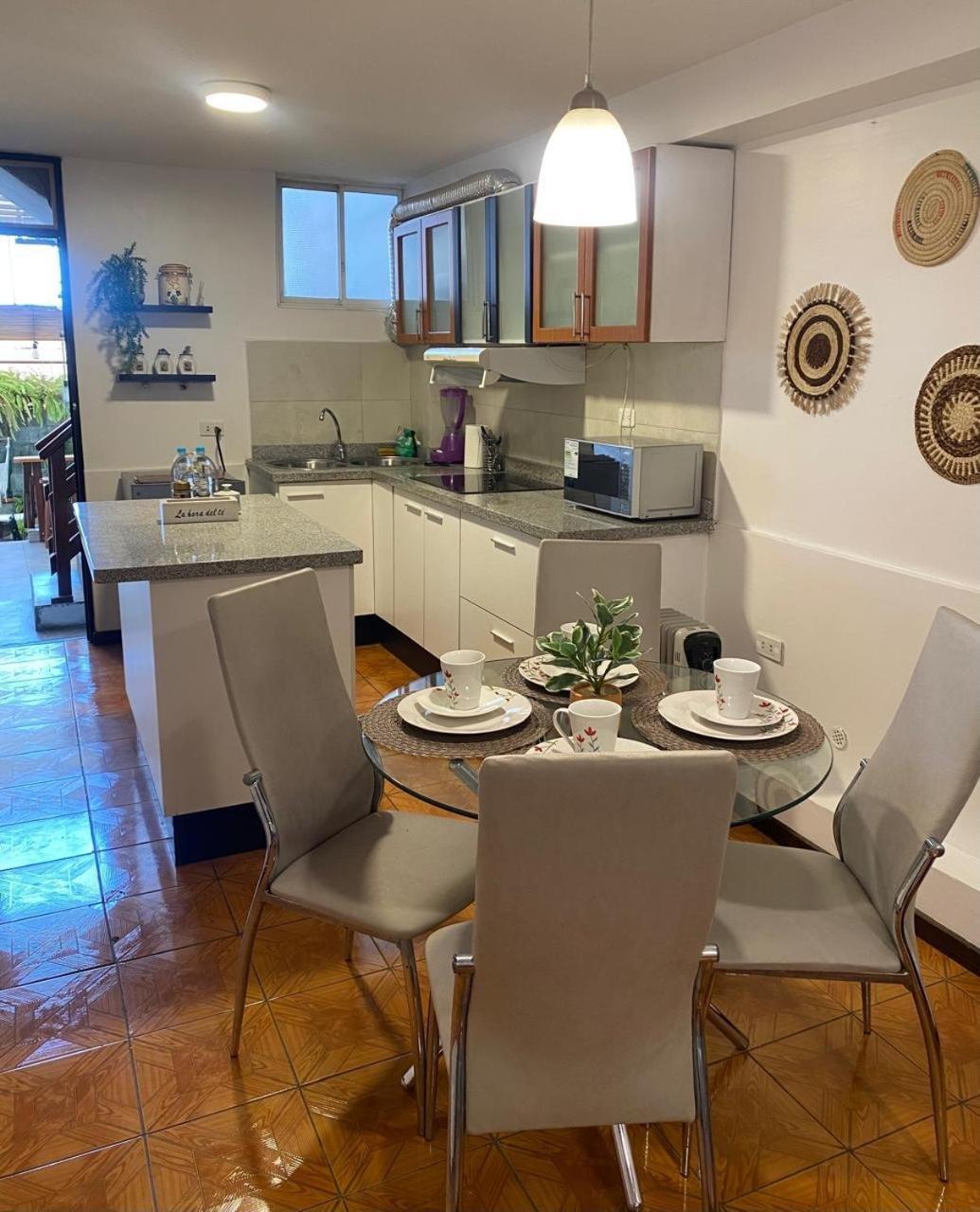 Hospedaje En Quito Norte, Apartamento & Suite Independientes Εξωτερικό φωτογραφία